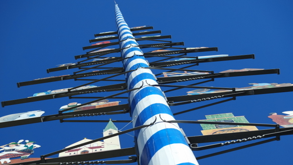 Maibaum Afternoon (Maypole) in Höhenkirchen