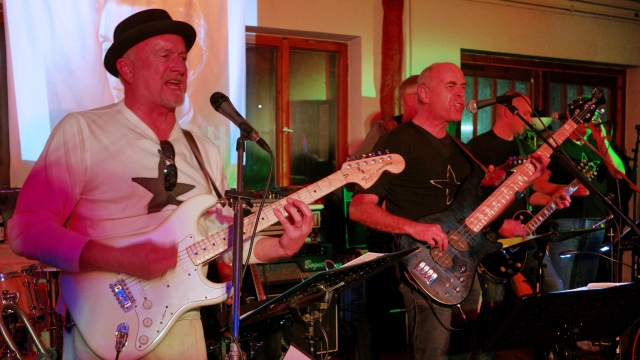 Bowie Tribute Show in Grafing Wows the Crowd