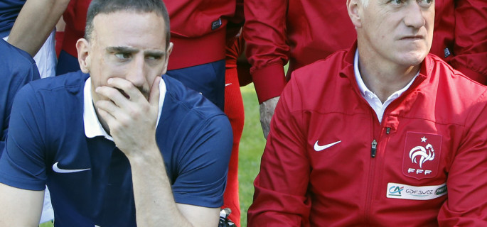 France's forward Franck Ribery, left, and head coach Didier Deschamps --photo: dpa